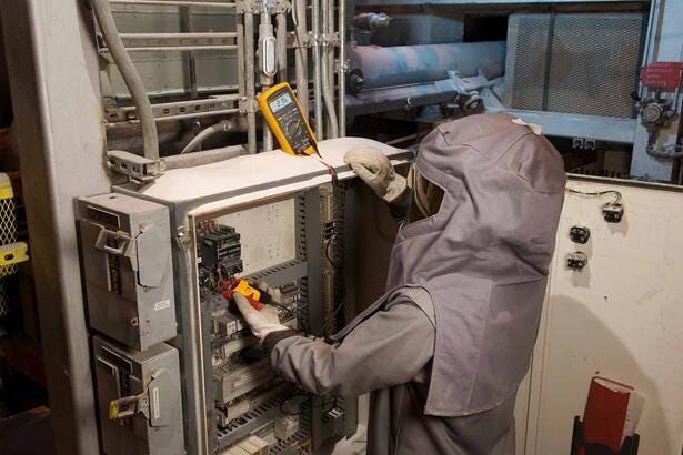 Fluke 87V-MAX/E2 KIT Kit combinado para electricistas industriales