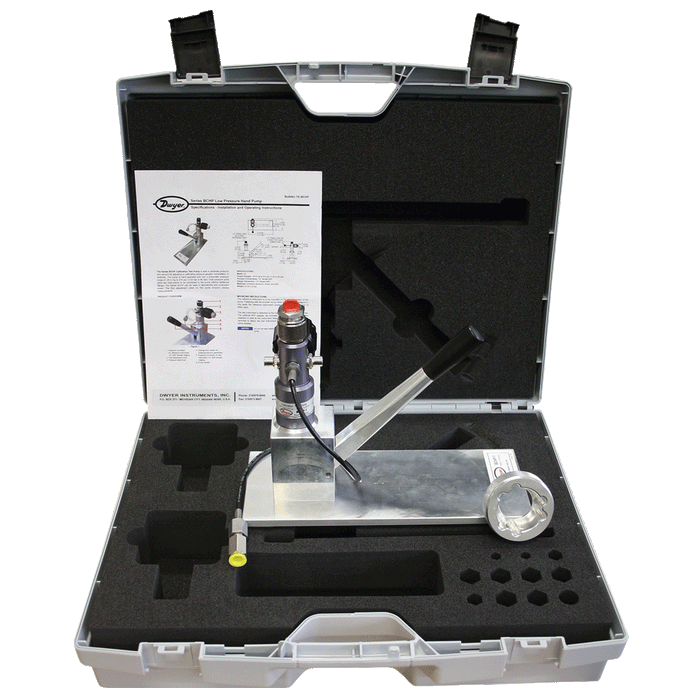 Bomba de prueba con conexiones NPT de 1/4", herramienta de ajuste fino de volumen y estuche.