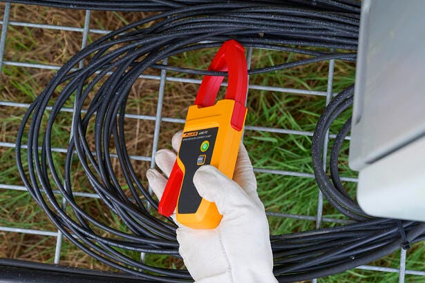 Fluke A283FC Pinza amperimétrica inalámbrica CAT III 1500V de verdadero valor eficaz