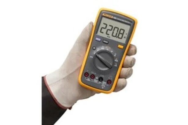 Fluke 15B+ Multímetro digital