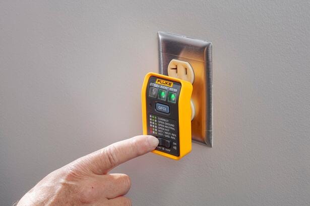 Fluke ST120+ Comprobador de tomas de corriente con señal acústica