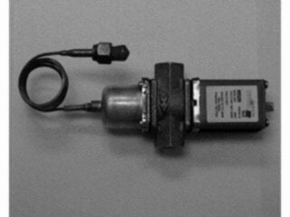 Pressure Actuated Water Regulating Valve, 3/8" NPT Pipe Size, Threaded Inlet and Outlet, 70-260 psig Opening Point Range, 30 in. Capillary w/1/4" Flare Nut, Maximum Water Temperature 170°F (77°C), PRESSURE ACTUATED REGULATING VALVE